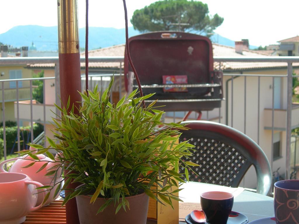 Ferienwohnung La Rondine Lucca Zimmer foto