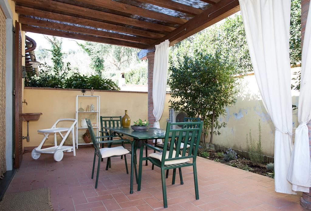 Ferienwohnung La Rondine Lucca Zimmer foto