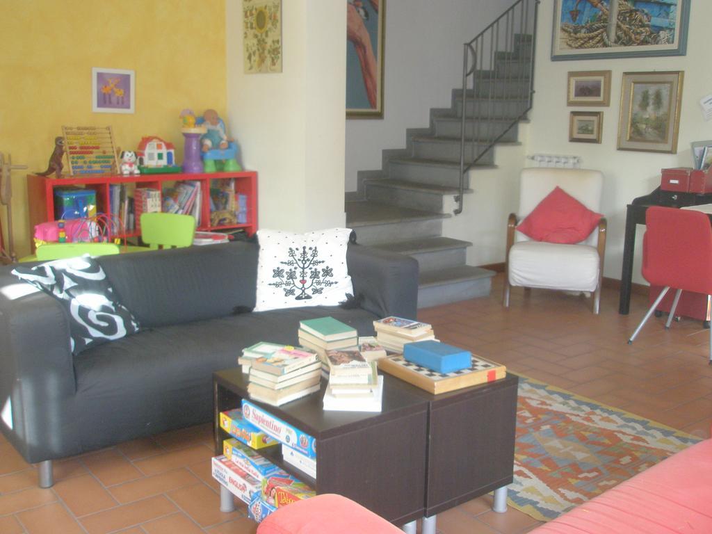 Ferienwohnung La Rondine Lucca Zimmer foto